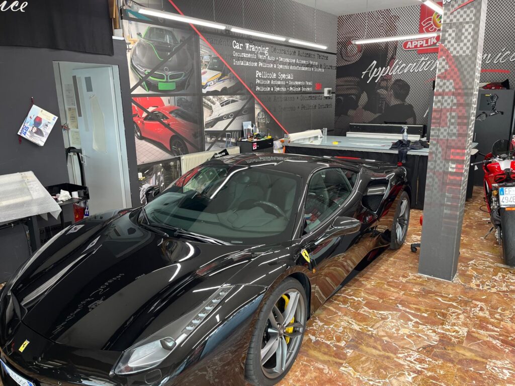 Oscuramento vetri Ferrari 488